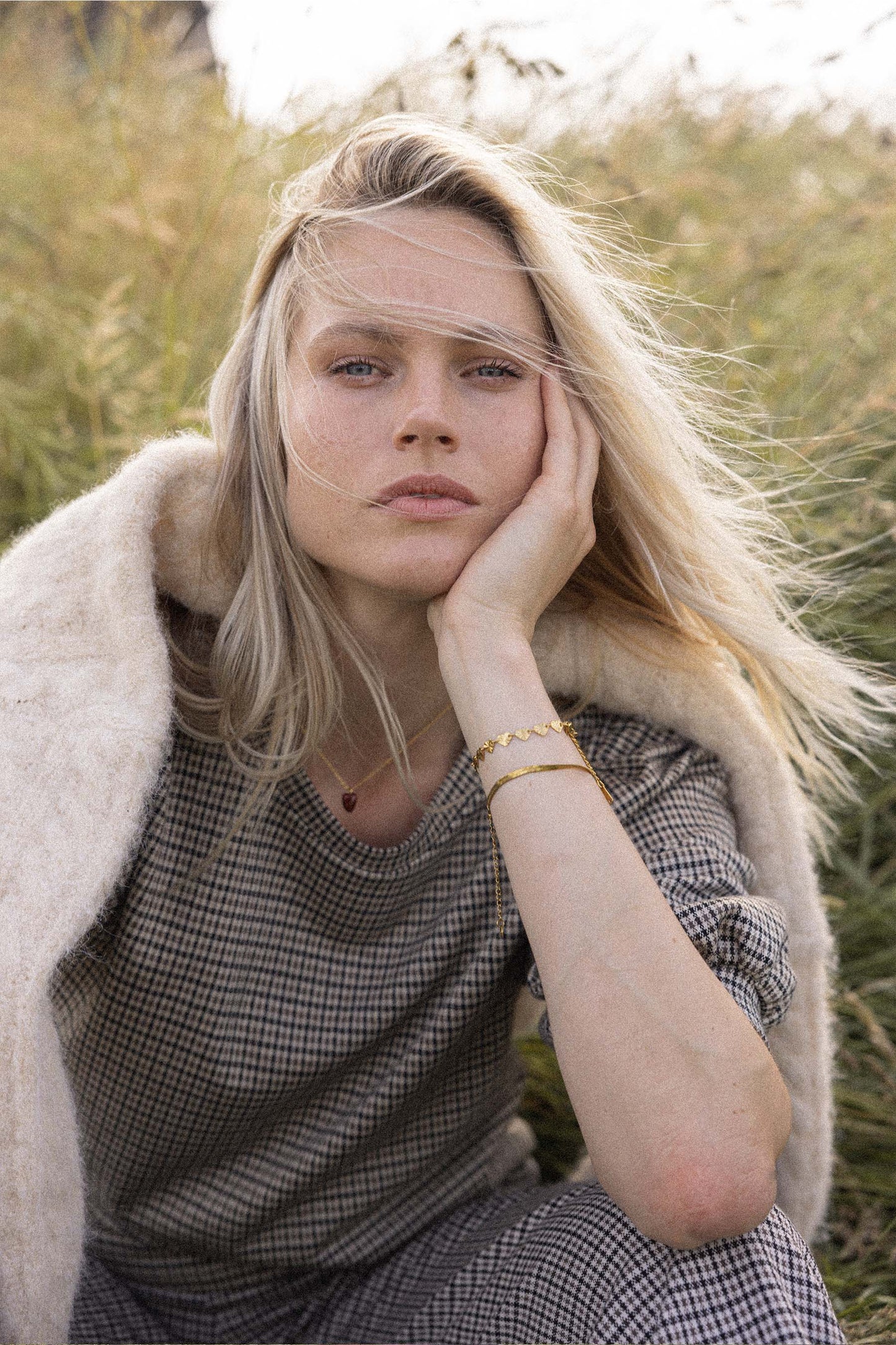 platte armband met visgraat structuur