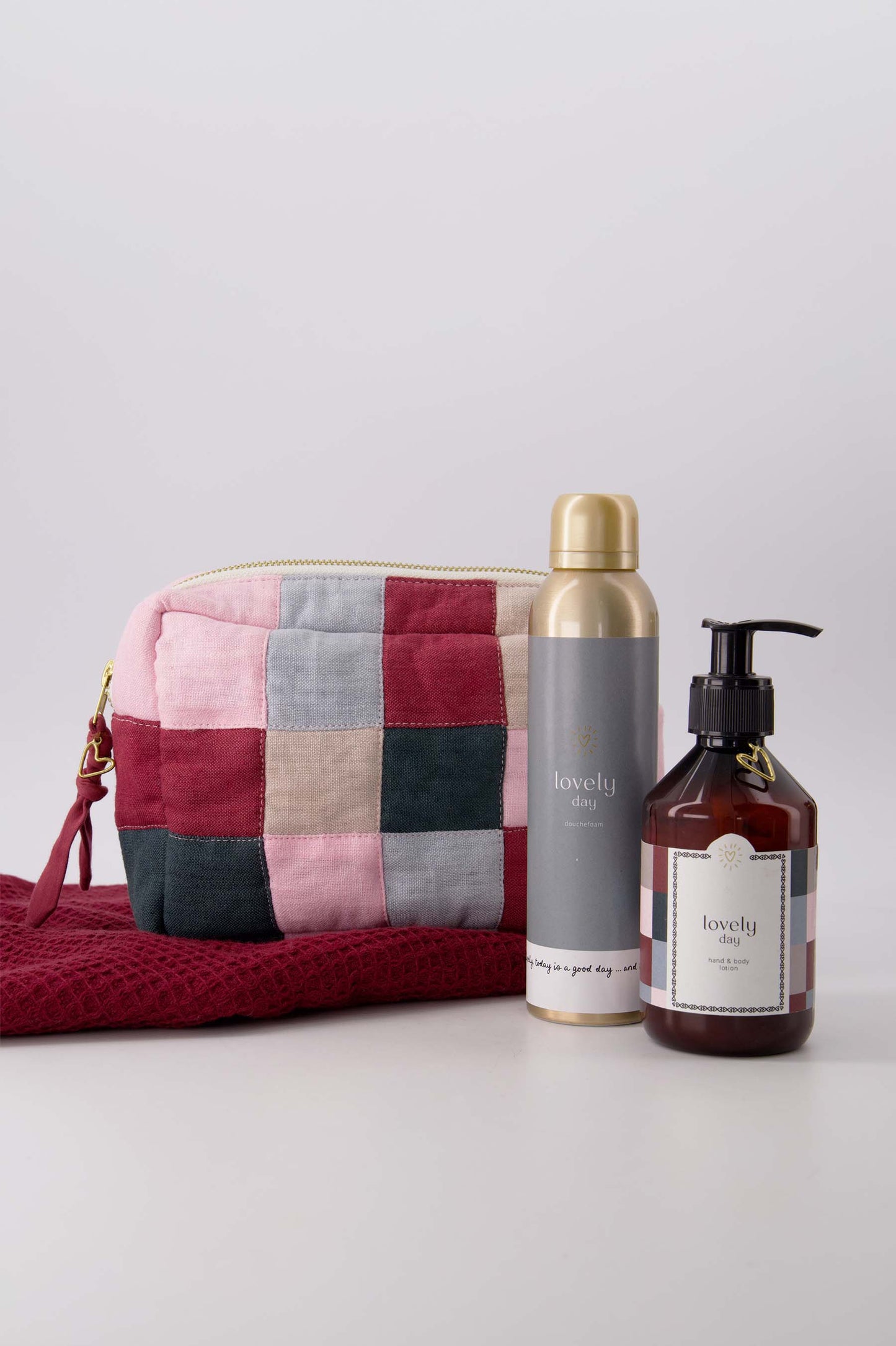 doucheschuim warm hugs donkerrood