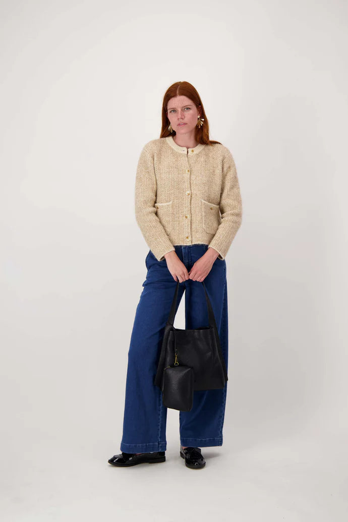 schoudertas met mooi strap detail + make up tasje