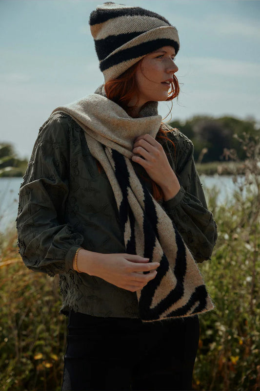 gebreide muts met zebra dessin dubbel