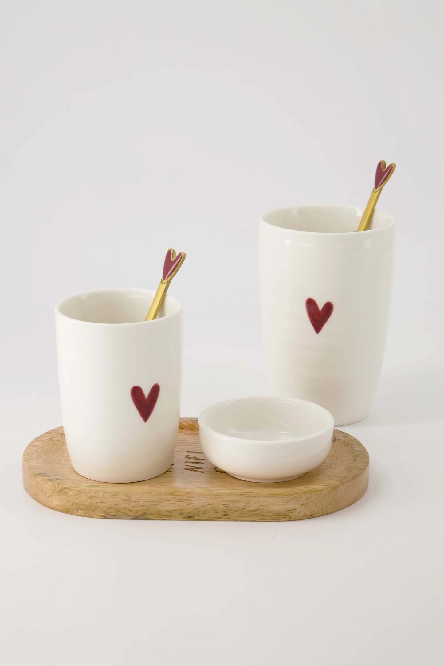 koffiemok hartje wit/rood