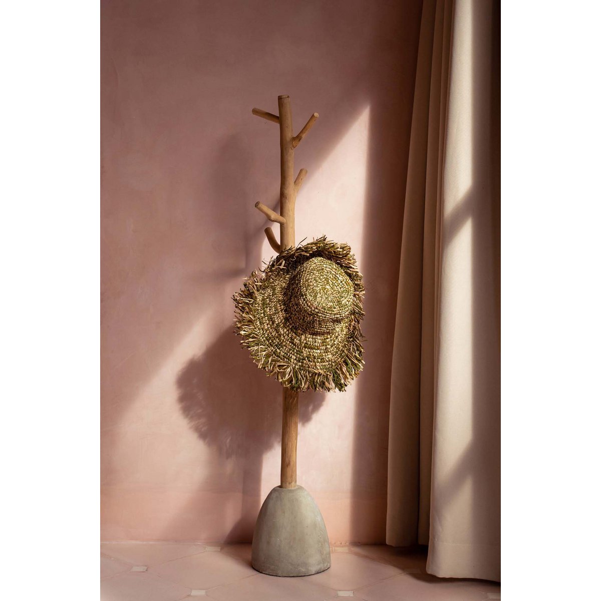 De betonnen kleerhanger - naturel