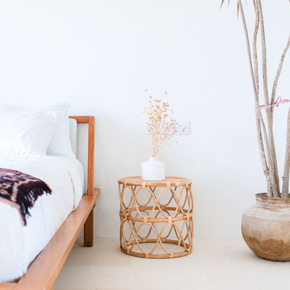 Ronde rotan bijzettafel – kleine boho salontafel – nachtkastje rotan beige – handgemaakte tafel gemaakt van natuurlijk rotan (Ø 45 cm) MUARA