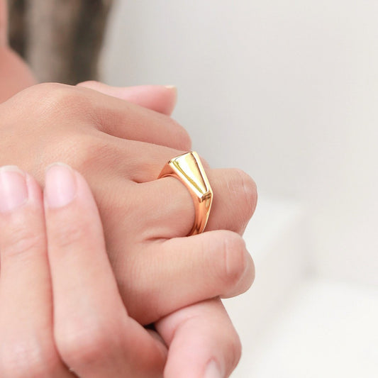 Minimalistische ring 18k verguld - gouden ring 925 zilver goud vermeil - driehoekige statement ring - JIMBARAN