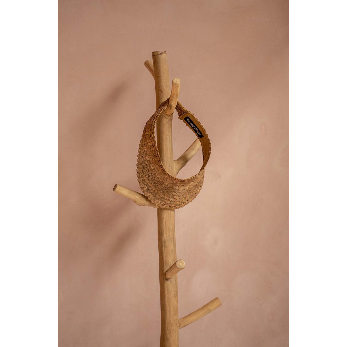 De betonnen kleerhanger - naturel
