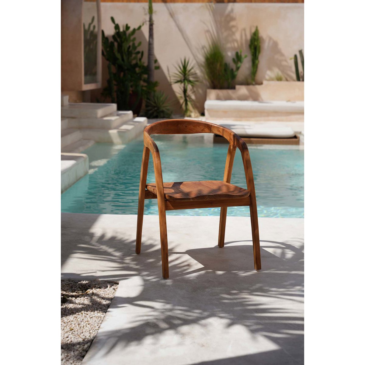 De Nihi Watu eetkamerstoel - binnen