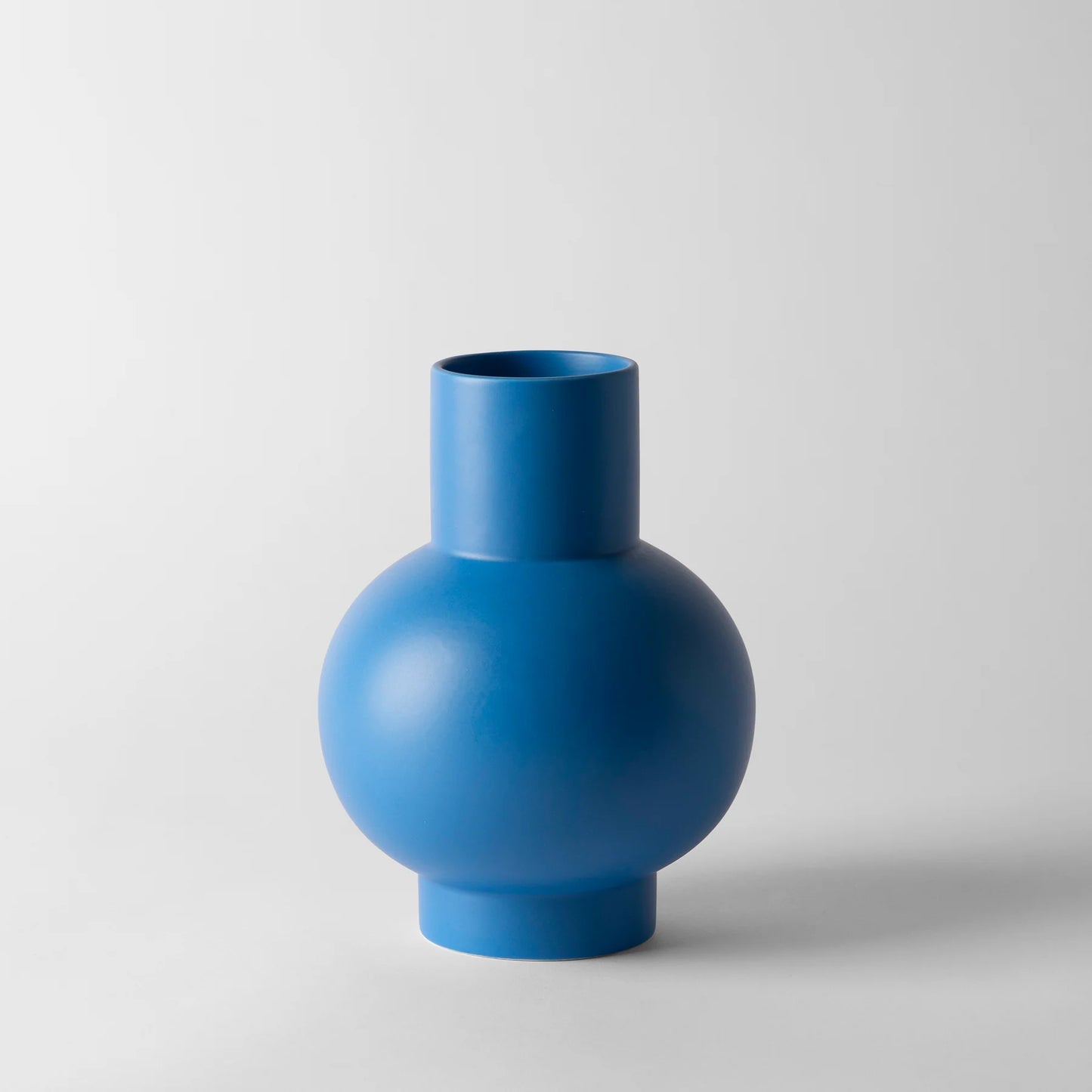 Strøm vase electric blue